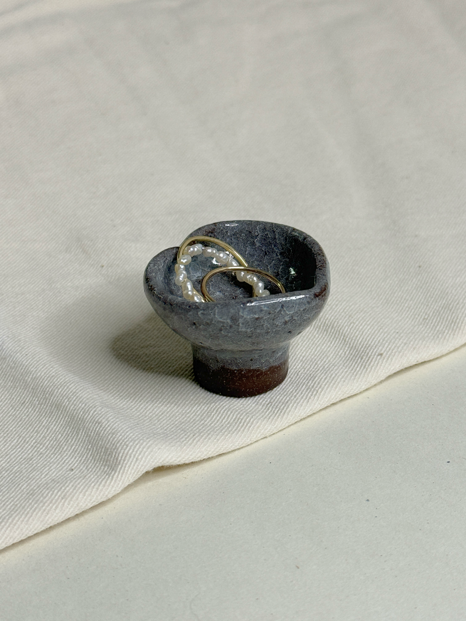 Heart Ring Holder – Dusty Blue Crackle Ice Glaze